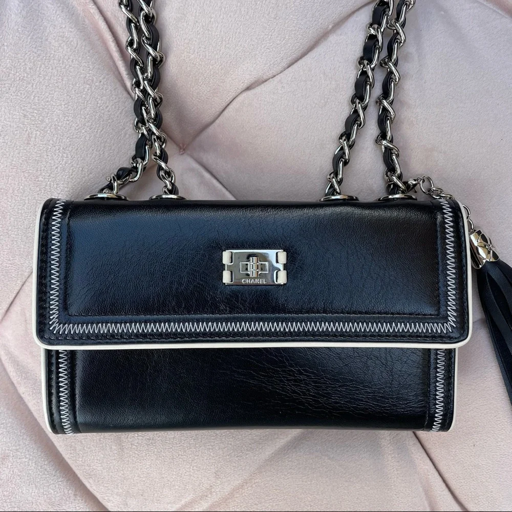 CHANEL Black Leather Chain-Handle Crossbody Bag with Silver Trim